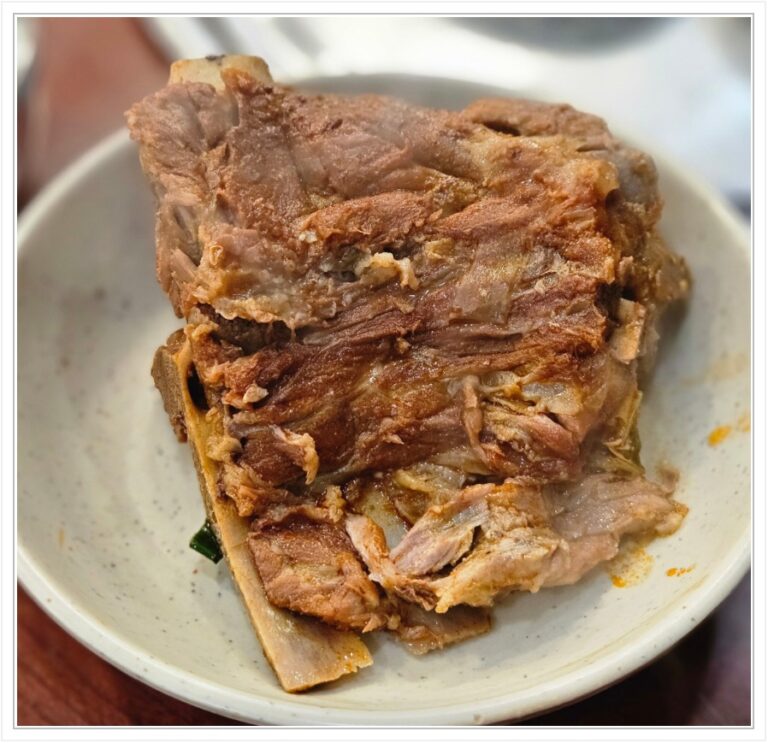 전국 3대 감자탕 명가, 우거지 맛이 일품인 노포 ‘이대조감자탕’ 방문기